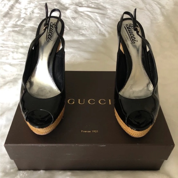 Gucci Vitello Vernice Soft Nero Peep Toe Wedges - Picture 2 of 8